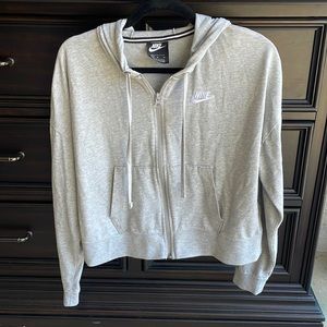 Cropped Nike Hoodie